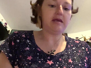 Huge Piss From My Bushy Pussy in My Mate's Bedroom as the Bathroom Was Occupied!