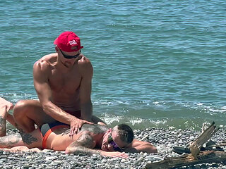 Great fucking after swimming. Kit Belove quickly cums in Falcon Al ass right on the beach