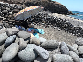 He Saw a Naked Girl on the Beach and Started Jerking off