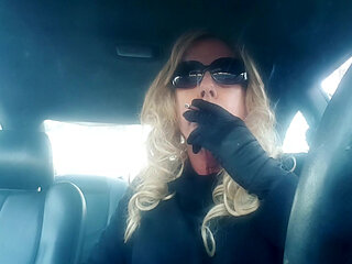 BLONDE MATURE MRS. ROMAN CAR SMOKING MORE 120 MENTHOLS