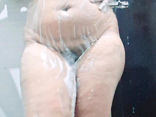 Riya Thakur Video