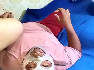 My Friend's Wife's Pussy Squirted Because It Was Too Horny