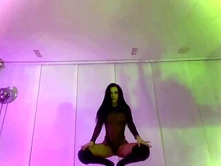 Brunette Solo Webcam Masturbation