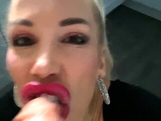 Amateur Blonde Blowjob handjob and cumshot
