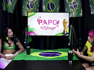 Gosta de apanhar, tem vontade de transar na rua, &eacute_ toda arrombada, e n&atilde_o quis cagar na boca do cliente - Tiffany Carioca (World Cup Special)