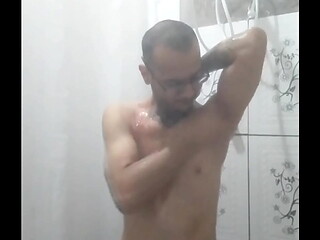 TOMANDO BANHO E ME EXIBINDO PARA AS GOSTOSAS QUE QUERIA ME VER