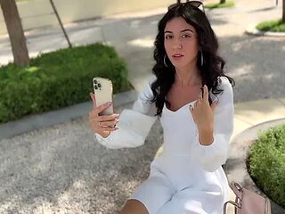 Public Agent Pickup - Beauty Agrees to Cumwalk for a New Iphone