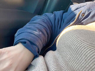 She Open Hairy Pussy in the Car Then Go Outside Piss