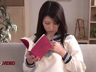 Kinky Japanese Student Mitsuki Akai Gives Amazing Blowjob Treat
