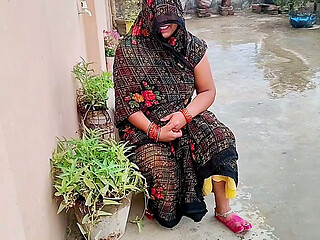 Bhabhi ki garden me chudai ki