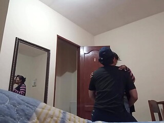 Me encuentro con mi suegra para tener sexo todo el dia, su marido esta en su trabajo y no sabe nada de nada
