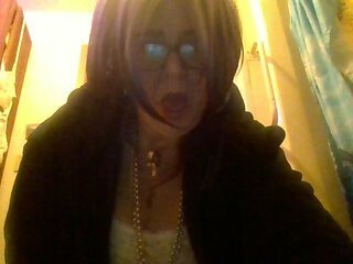 Coming Out of Shell Vibing Dancing Big Giant Sexy Ass