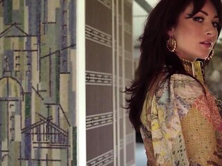 Pale skinned MILF reveals her hairy cunt