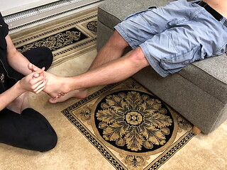 Belyla Bradley Gives Foot Massage
