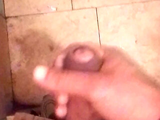 My girlfriend leaves me horny since she didn't want to fuck