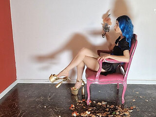 Toe Tapping Ripoff - Crossed Legs Fetish, Ignore