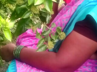Indian bhabhi outdoor sex in village