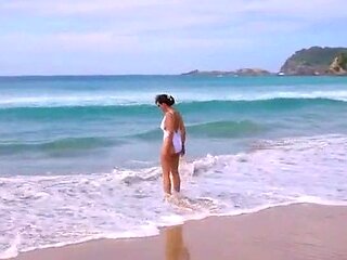 Sunbathing MILF Amateur Video