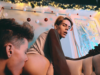 Sweet couple of guys had hot sex on the eve of Christmas