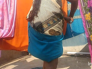 indian lady outdoor working enjoying porn with boy friend