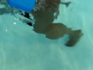 Flashing in the Second Hand Shop 01 & Learning to Swim, Lesson 02