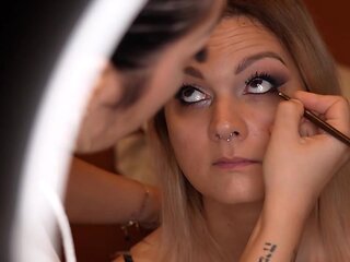 Davina, 18, only wants to do porn! - Jacquie et Michel TV