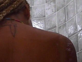 I Love Masturbating in the Shower.