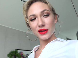 716 She Makes You Hungry