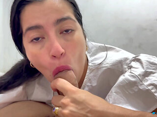 Surprise Gift Stepsister Gives up Her Pussy to Make Him Happy