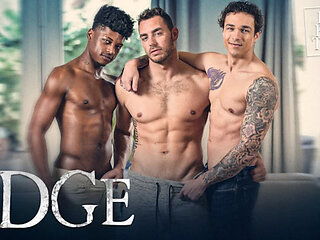 Straight Jocks Invite Neighbor to Finish Them Off in Circle Jerk