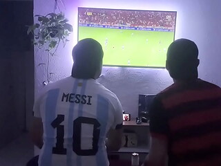 DEPOIS DE UMA PARTIDA DE FUTEBOL BATE AQUELE TES&Atilde_O NOS MACHOS HETEROS E TUDO ACABA EM MUITA BRODEGAREM E PEGA&Ccedil_&Atilde_O (TEASER)