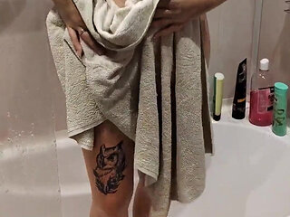 Sneaky Glance at Neighbors Steamy Shower & Big Boob Show