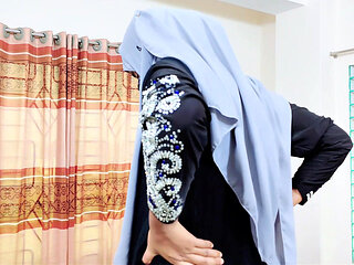 Hijabi stepmom need big dick for face fuck so stepson help her hot xxx