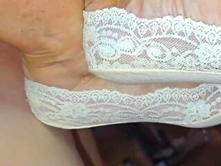 The Horny Stepmom in Slippers Always Wants Sex