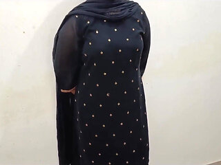 Indian College Babe Was Meet Boyfriend After Five Yers Ago and Fucking Hard in Doggy Style Outdoor