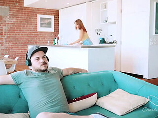 Redhead MILF & Blonde Lesbo: Hot Pussy Fucking & Fingering Distraction