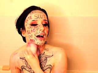 Tattoed Amateur Webcam Girl Hot Dildo Action Masturbation