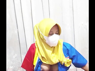Gadis hijab indomaret masturbasi sebelum berangkat bekerja