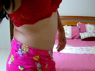 Hot married woman doesn't turn off camera and changes several clothes live