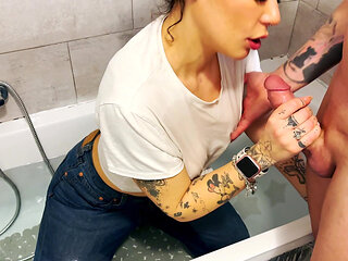 Married Plumber Fucks a Client in the Bathtub and Repentant Eats Cum From Jeans to Hide Evidence