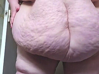 SSBBW Giant Walking Towards You