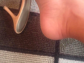 Jacking Off with Heels and Nylons and Cumming on Heel