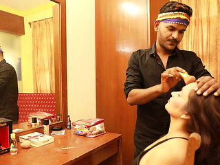 Devar caught stepmom and stepsister in makeup fun - Indian homemade fingering and cum on feet