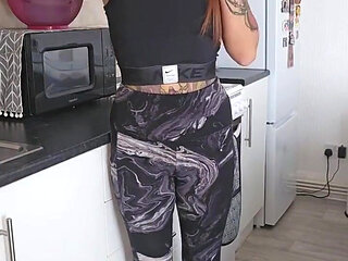 Pee Desperation in My Gym Leggings