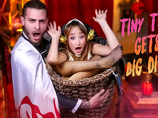 Isabella Loses It in a Spooky House Ritual Gone Wild