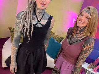 Daytime Looks & Playful Moments