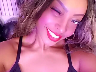 Lovees, I am very happy to accompany you today, so I am already with you to come and have a good time!