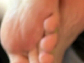 Hot MILF's Foot Tease: Bright Toes & Big Booty Delight