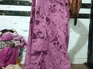 Priya Bhabi Sexy Style Body Show