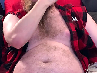 Enjoying a bate and cumming